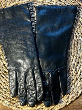 Vintage Fownes Black Genuine Leather Gauntlet Gloves